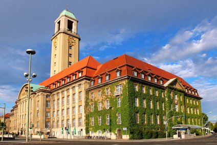 Spandau Town Hall, Berlin, Germany - Urheber @karnizz